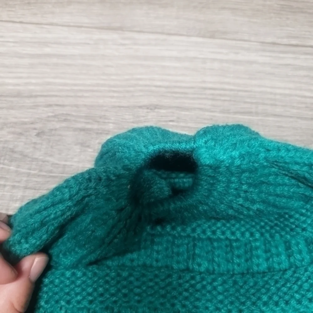C.c‎ Beanies